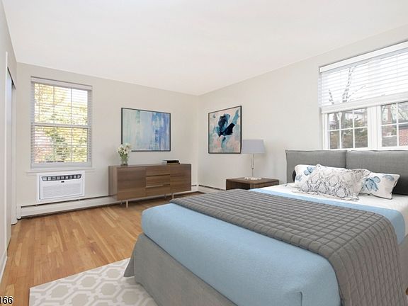 2nd image of 370A Claremont Ave APT 8