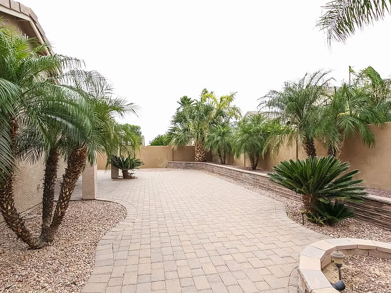 9166 W Melinda Ln — Photo 15