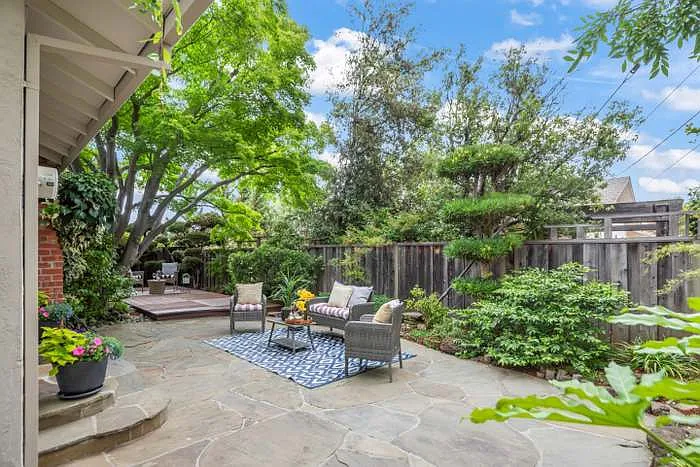 826 Fife Way — Photo 16