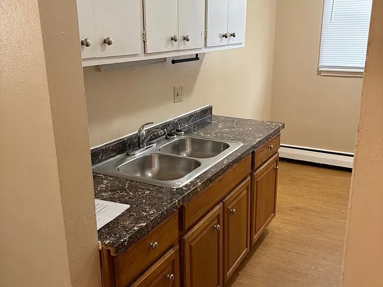 1015 York Ave — Photo 36
