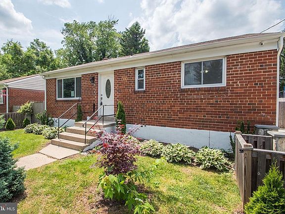 2nd image of 13318 Keating St