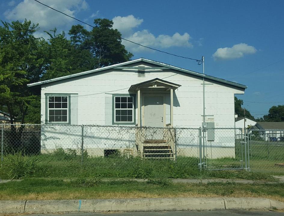 1st image of 726 S Olive St