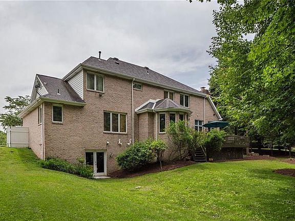 2nd image of 2411 Oak Hurst Ct
