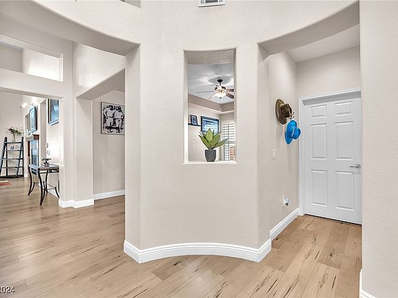 5th image of 11560 Velicata Ct