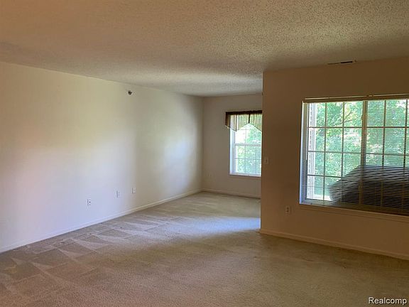 3rd image of 11106 Pinehurst Ln