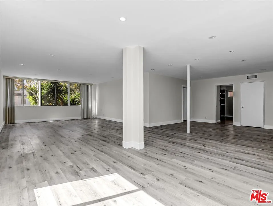 3 bed, 2.0 bath, 2000 sqft, $5,800 — Photo 2