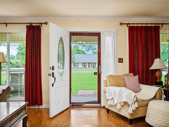 4th image of 237 Oak Villa Dr