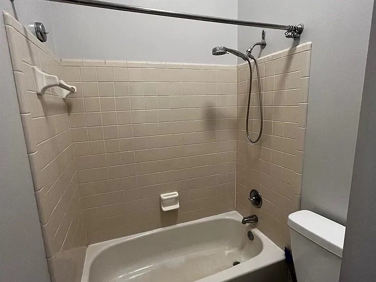 515 Baxter Ave #515 — Photo 12