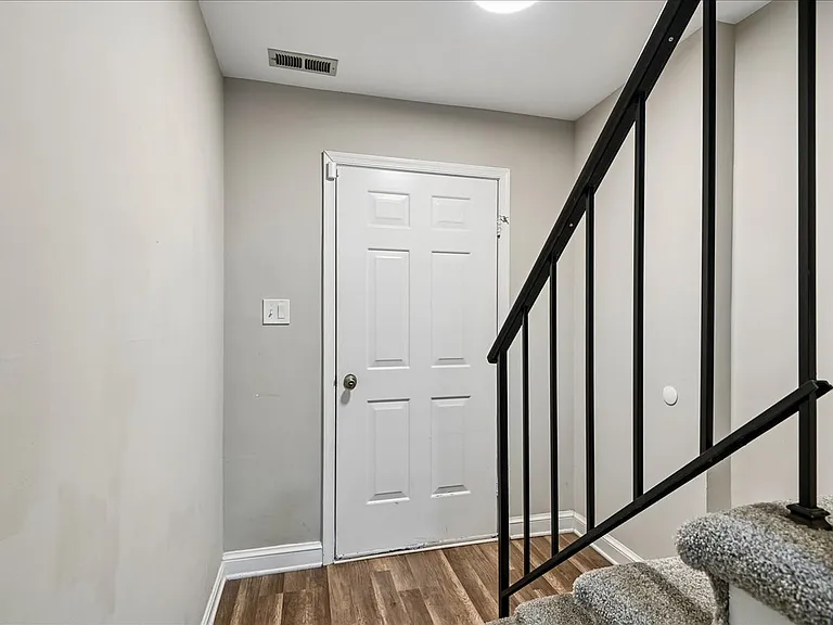 530 Mount Lubentia Ct E — Photo 24