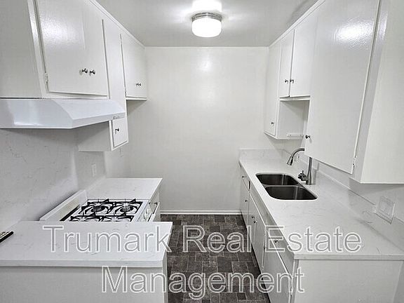2nd image of 337 E Tujunga Ave