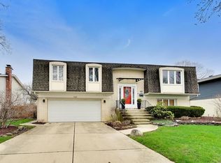 127 W King Henry Ct, Palatine, IL 60067