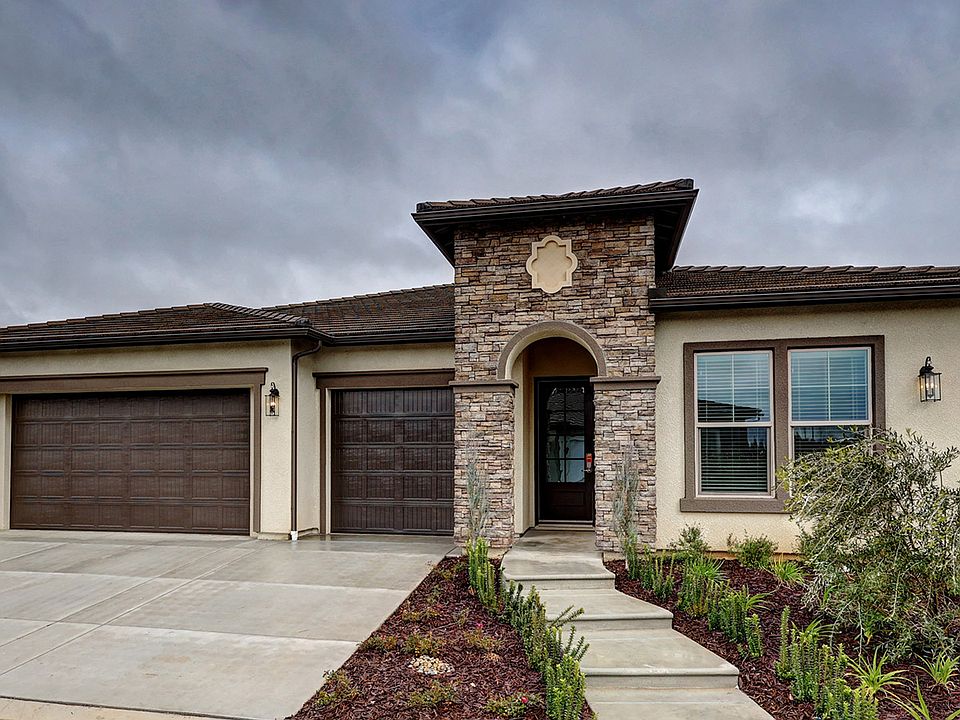 Bella Traditional Exterior