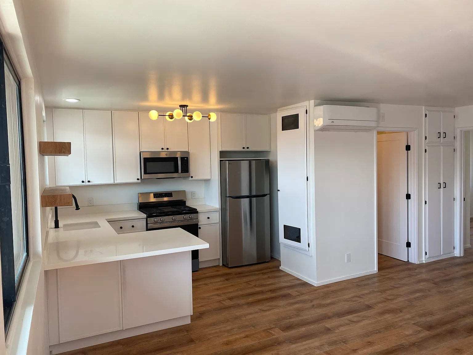2 bed, $2,600 — Photo 2