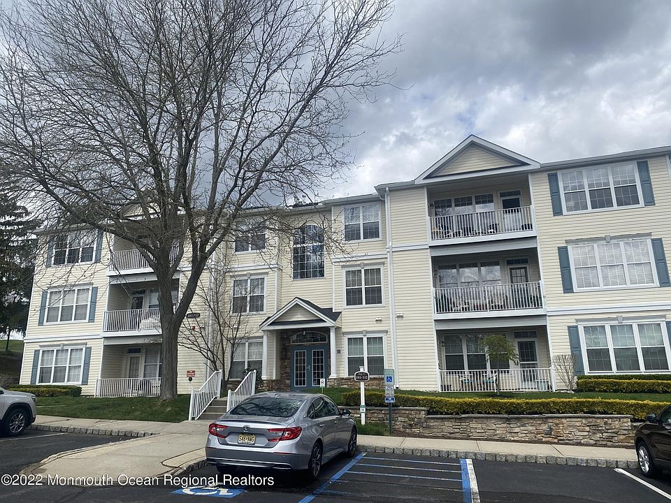 1st image of 107 Shinnecock Dr
