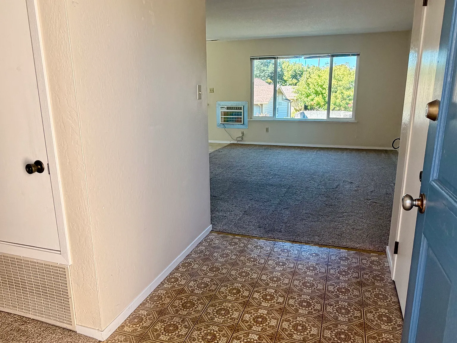 2 bed, 850 sqft, $1,750 — Photo 4