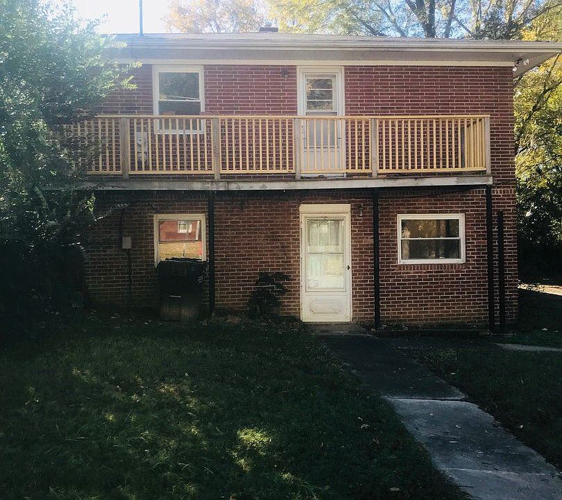 2nd image of 2204 Fayetteville St
