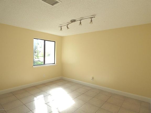 4th image of 4764 Marsh Hammock Dr W