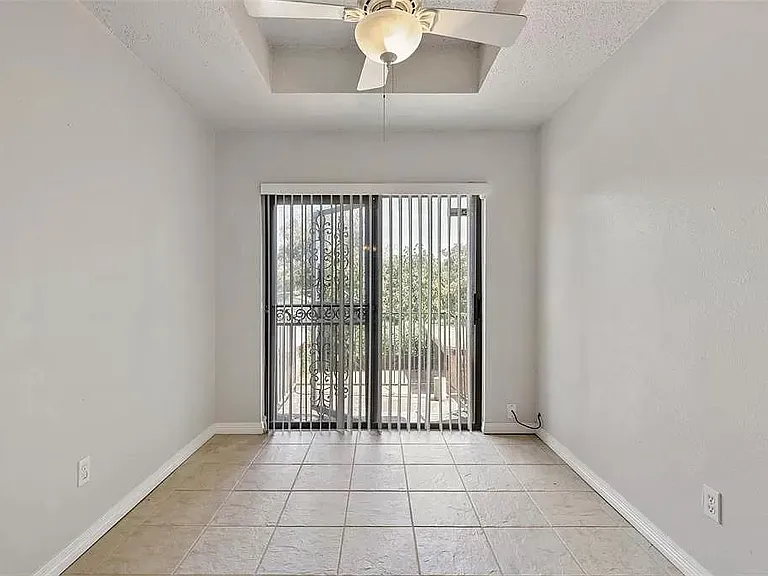 1823 Hillcrest St — Photo 10