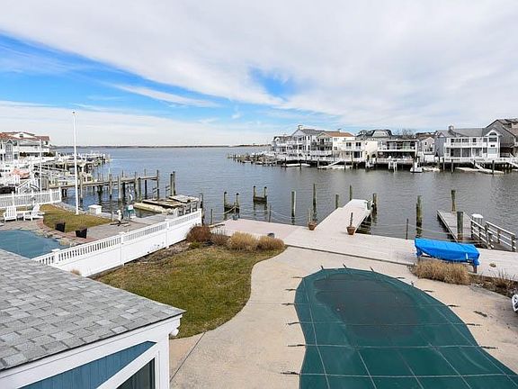 4th image of 221 Bayshore Dr