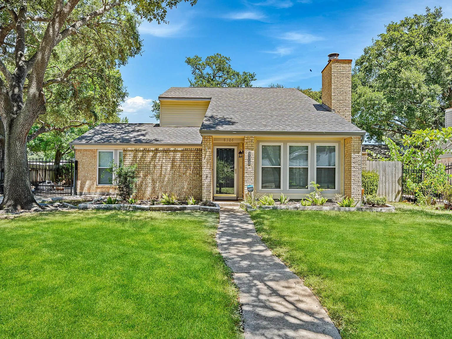3 bed, 2.5 bath, 2077 sqft, $1,950 — Photo 3