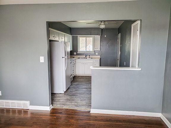 2nd image of 5247 Hadley St