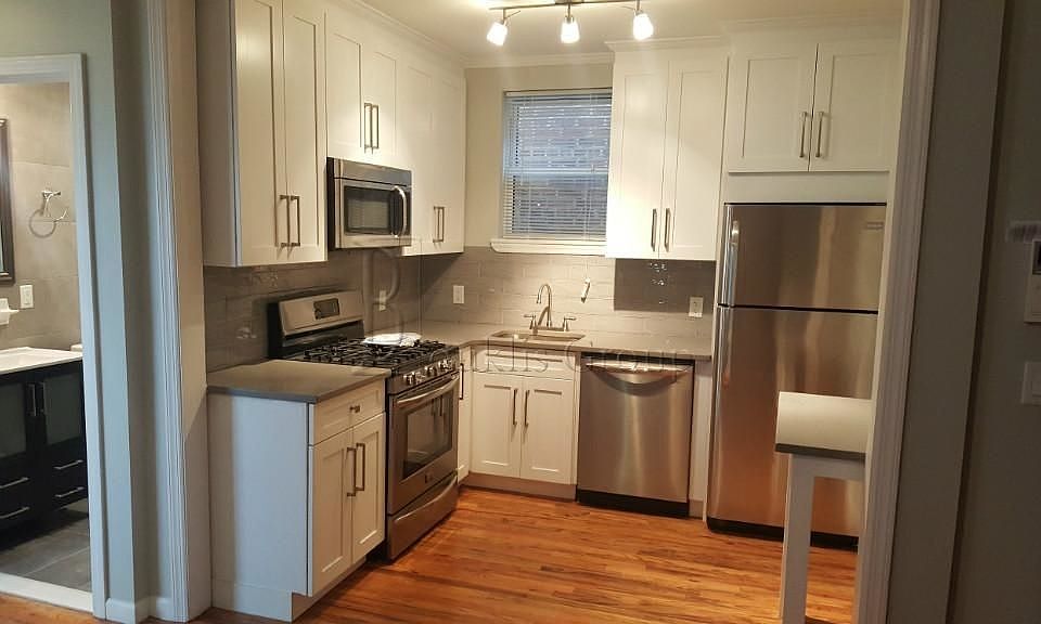 1st image of 25-52 31st St #2R