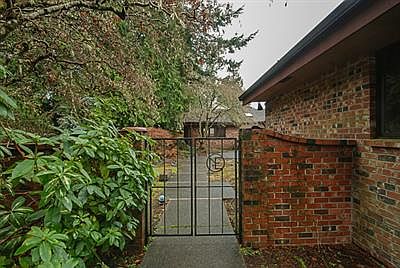 4th image of 2367 Crestline Blvd NW