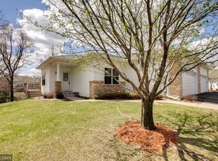 7595 5th St N, Oakdale, MN 55128