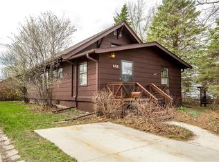 618 8th St, Nevada, IA 50201