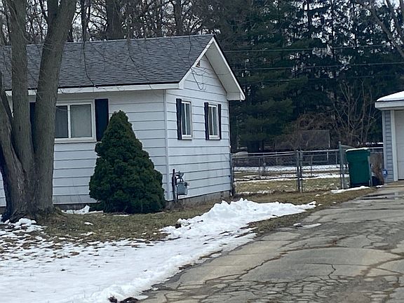 3rd image of 43933 Crowley Rd