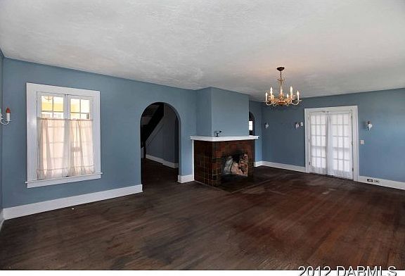 5th image of 727 S Lenox Ave