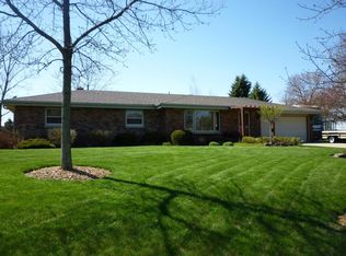 1155 Woodside Ln, Hubertus, WI 53033