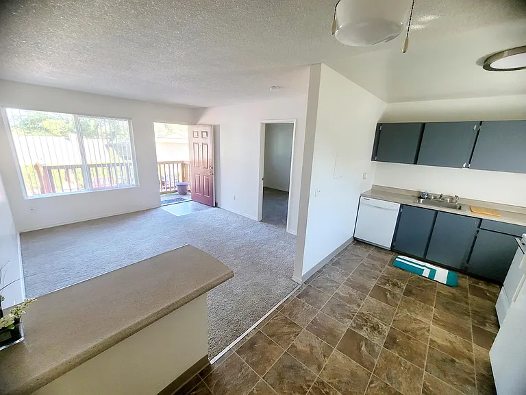 The Oaks Apartments — Photo 14