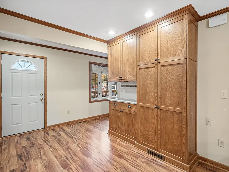 409 S Olive St — Photo 9