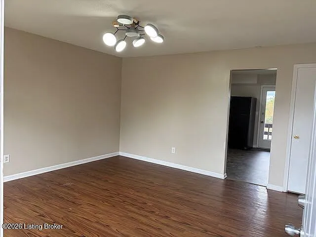 2 bed, 1.0 bath, 930 sqft, $1,200 — Photo 3