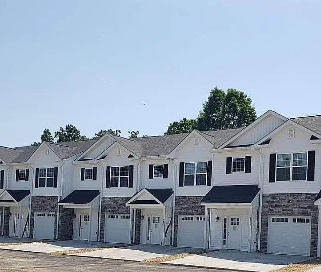 1st image of 1210 Maid Marian Ln NE #1210