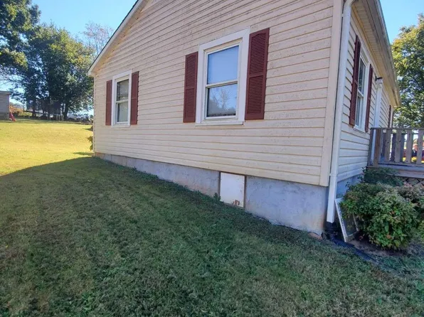 1149 15th St SW, Hickory, NC 28602