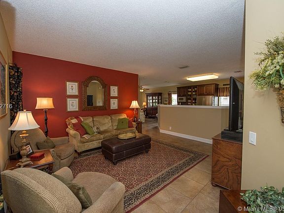 5th image of 6307 NW 39th Ct