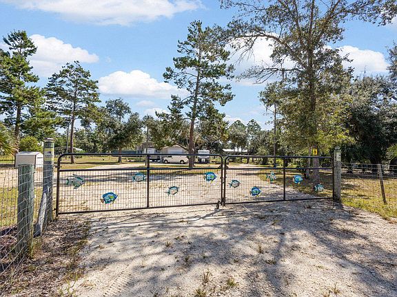 3rd image of 15832 Reed Dr #4