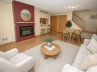 1929 Southcross Dr #1202, Burnsville, MN 55306