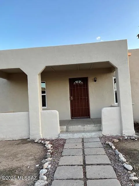 3 bed, 1.0 bath, 849 sqft, $1,550 — Photo 4