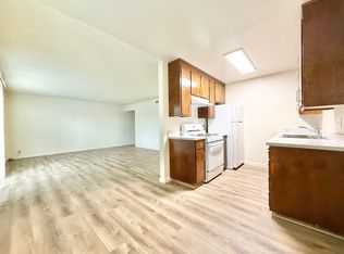 633 Stewart St APT 10, Manteca, CA 95336
