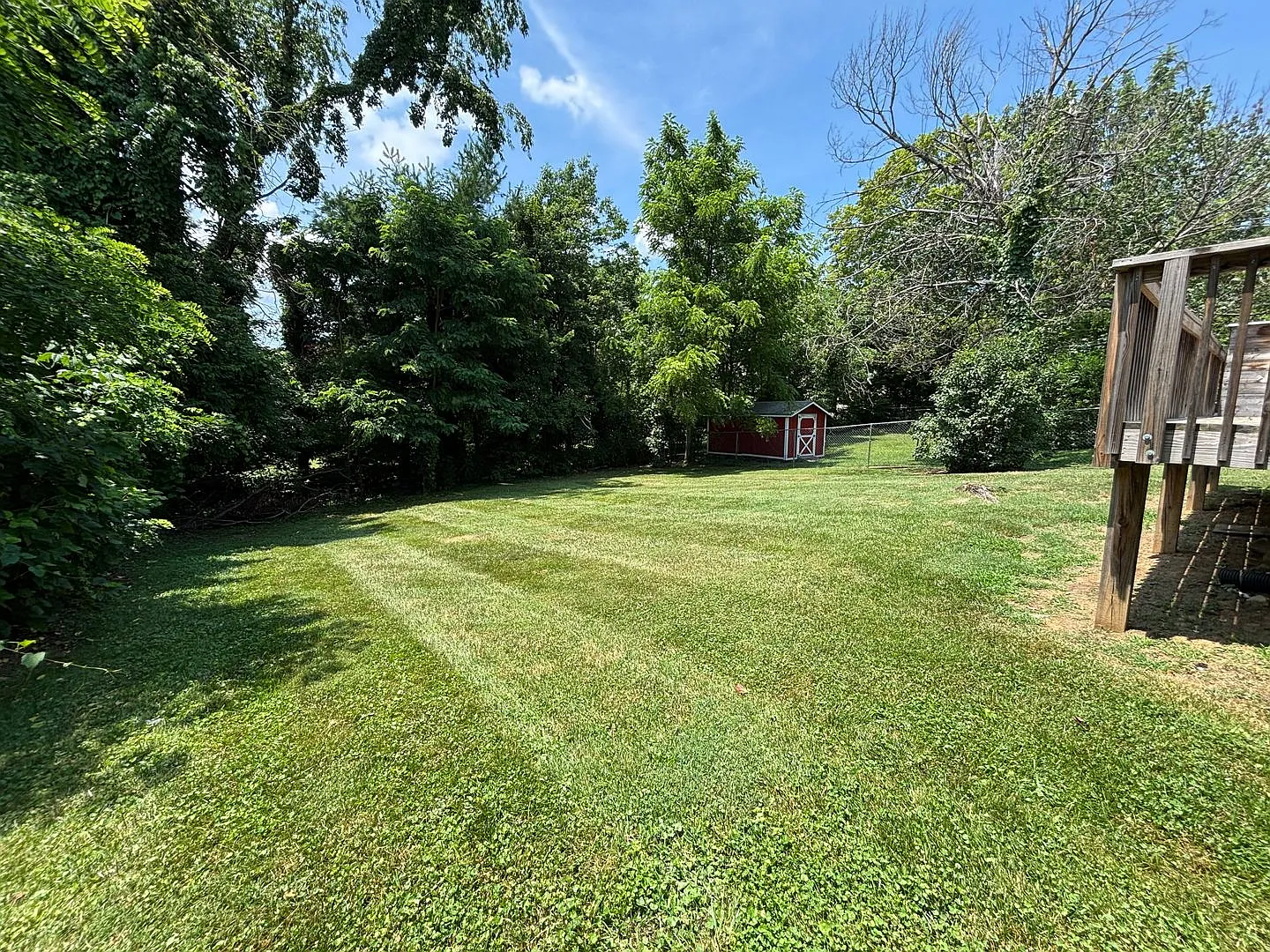 3 Bedroom 2 Bathroom House — Photo 3