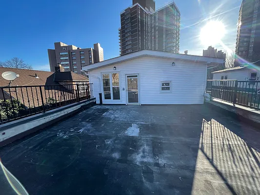 Rented by RA REALTY ASSOCIATES LLC | media 16