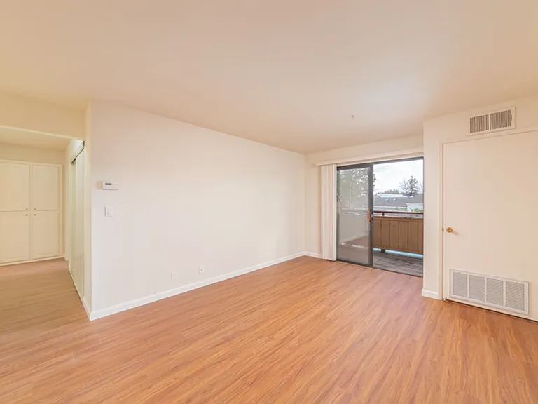 Le Boulevard Apartments — Photo 29