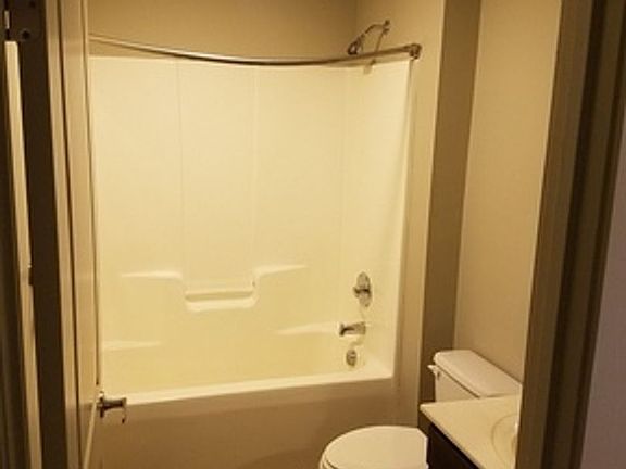 5th image of 100 S Houston St #3004