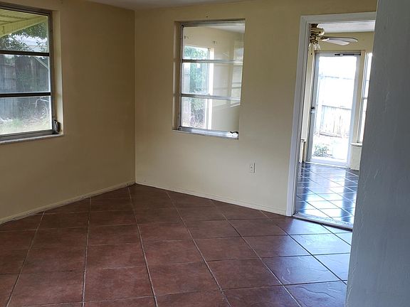 3rd image of 3139 Finch Dr