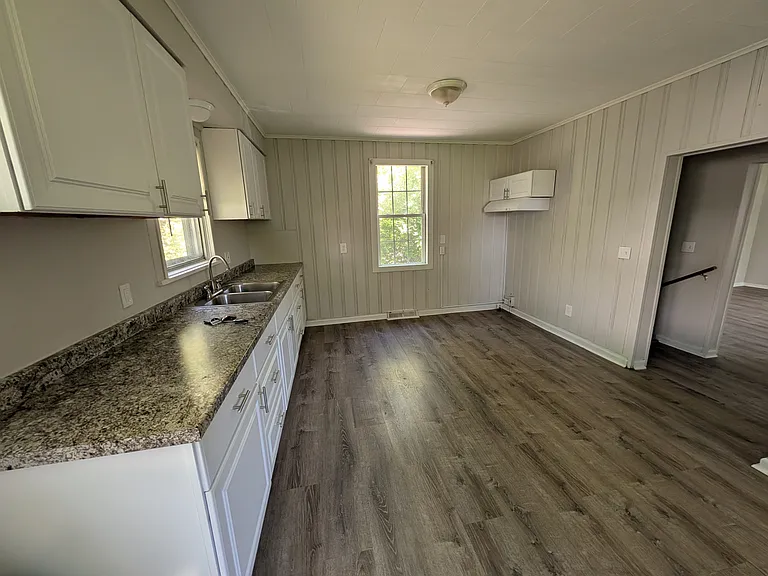 262 Blakeslee St — Photo 9