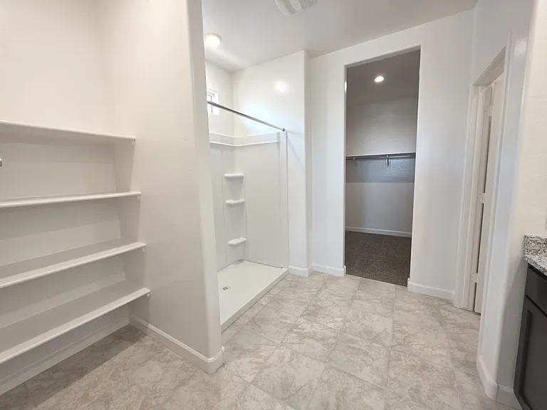 2844 W Shepperd Ave — Photo 17