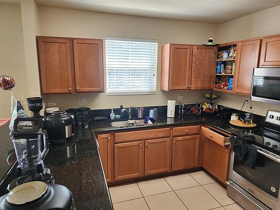 3rd image of 11601 NW 89th St APT 206